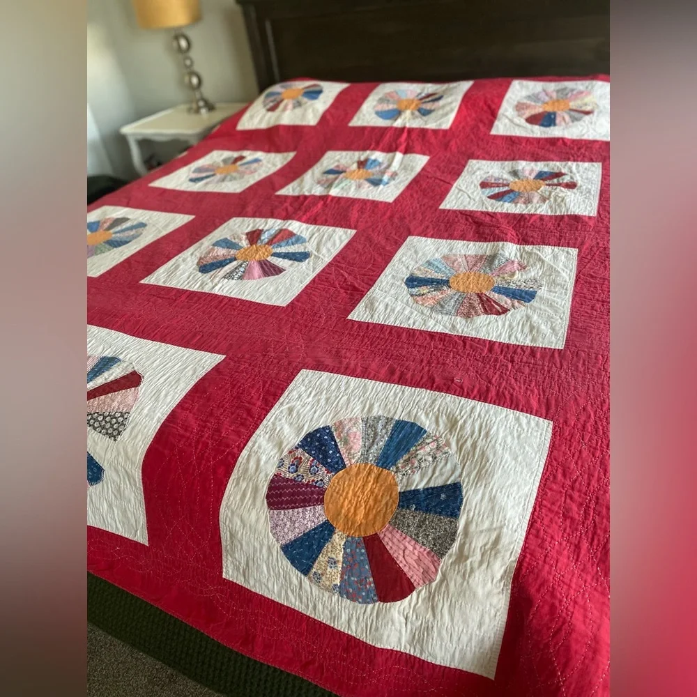 Vintage Dresden Plate Quilt Red & Beautiful 101”/95” well stitched❗️❗️